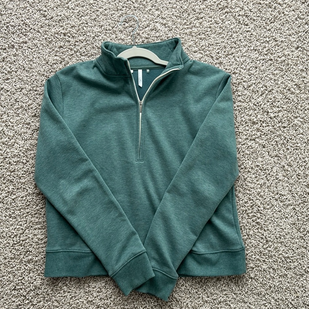 TravisMathew 1/2 zip pullover